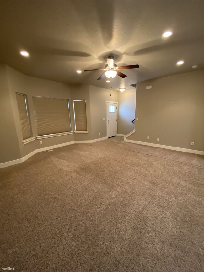 Building Photo - 3 br, 2.5 bath Townhome - 3614 East Sapphi...