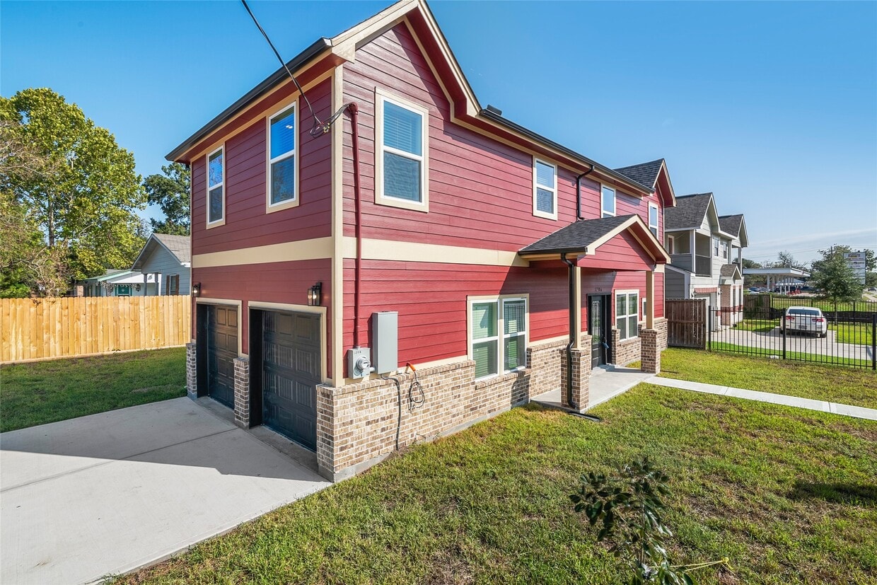 Foto principal - 1206 S Victory Dr