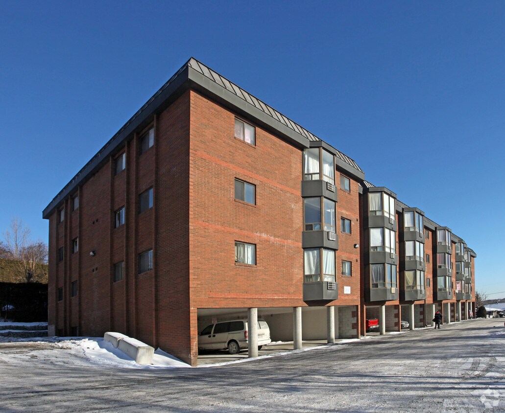 Photo du bâtiment - 600-602 Hillcrest Dr