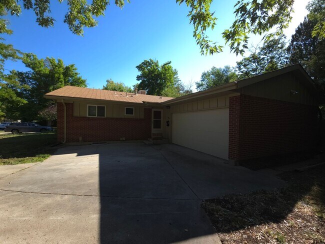 Building Photo - 5 bed 3 bath home in Boulder