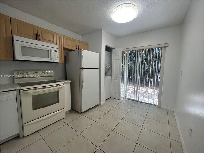 Foto del edificio - 1260 SE 31st Ct