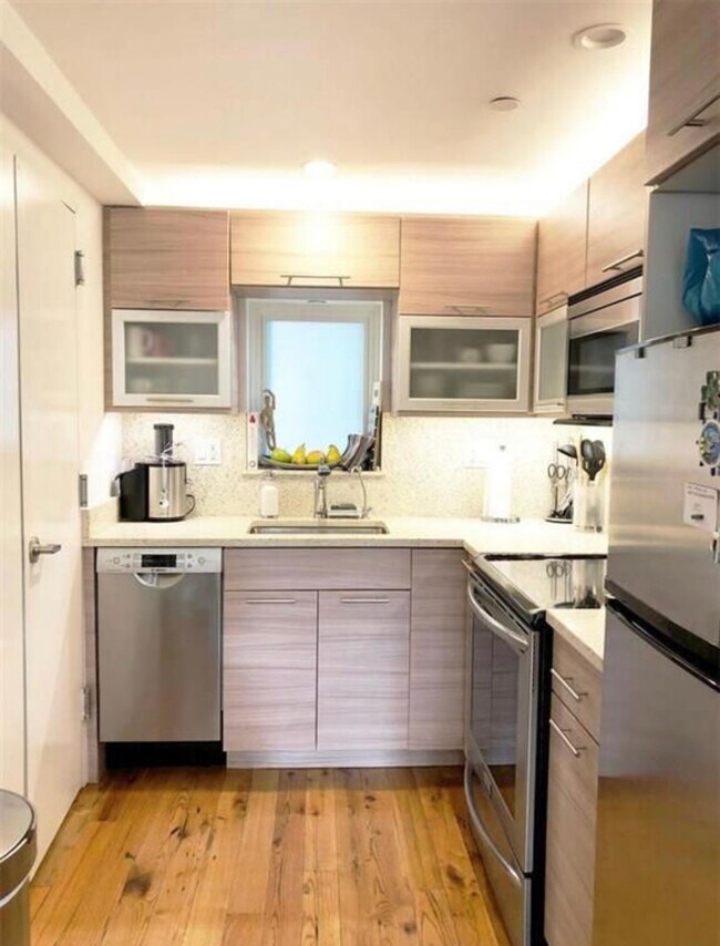 Kitchen - 67 Brighton 1st Ln