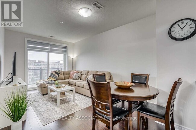 Photo du bâtiment - 628-7325 MARKHAM Rd