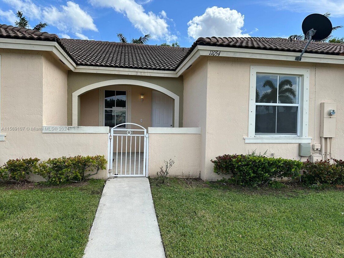 Primary Photo - 11054 SW 237 Ln