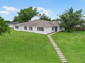 Building Photo - 8835 Township Ct