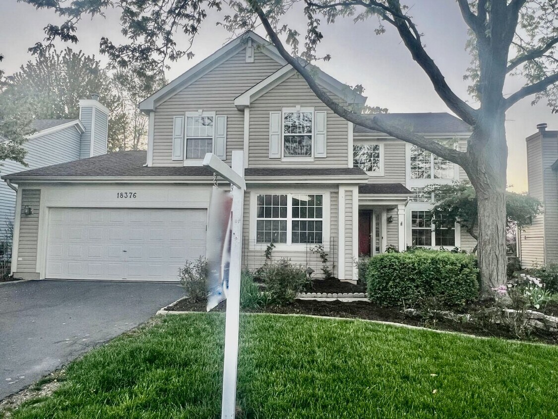 Primary Photo - 18376 W Springwood Dr