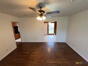 Building Photo - 3312 Lake Travis Ave