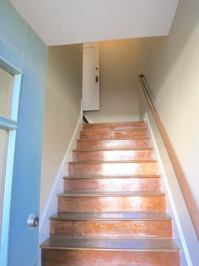 Foto del edificio - 230 Columbia Ave