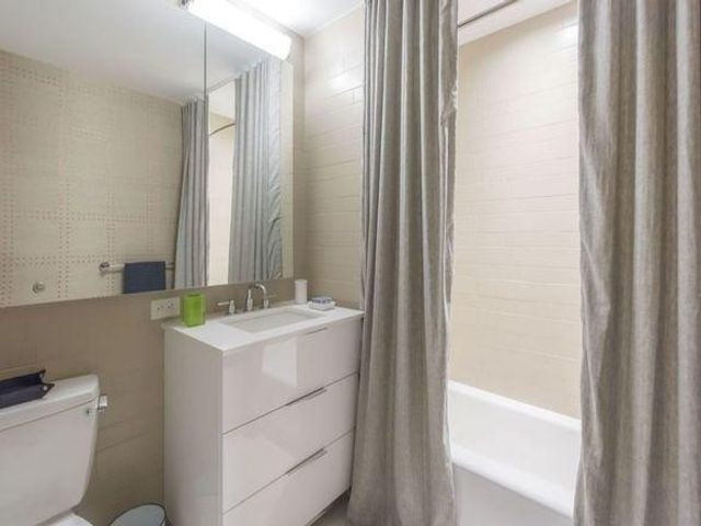 Foto del edificio - 535 W 43rd St