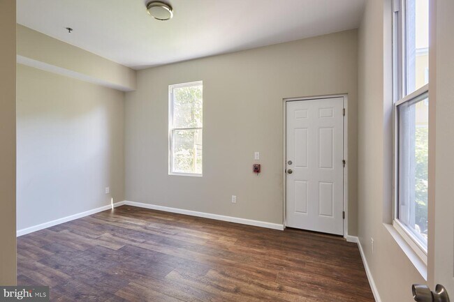 Building Photo - 5514 Woodland Ave