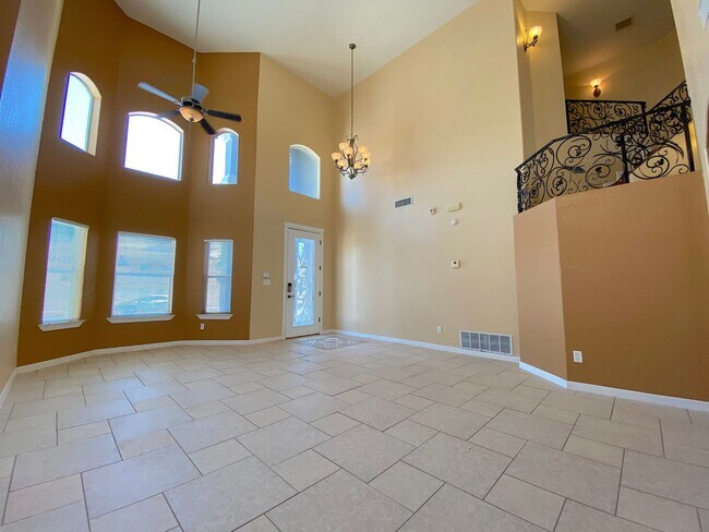 Foto del edificio - Northeast El Paso/Sandstone Ranch Estates 4 Bed 2.5 Bath Refrig A/C