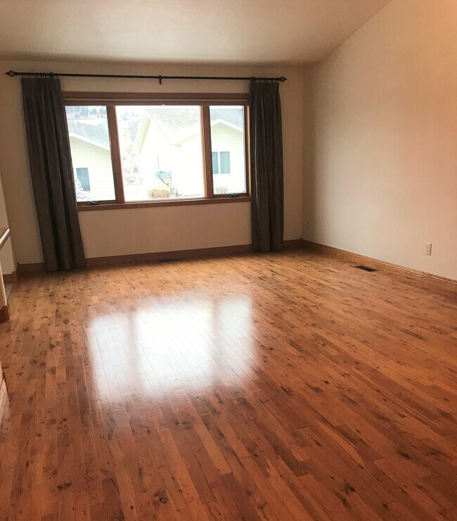 Foto del edificio - 316 Cottage Hill Ln
