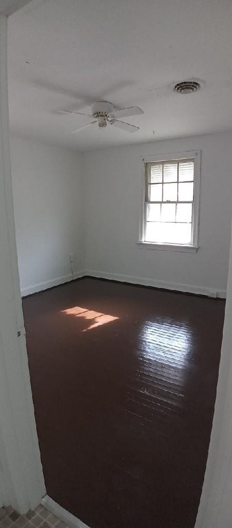 Building Photo - 2 Bedroom 1 Bath Available to Rent for $79...