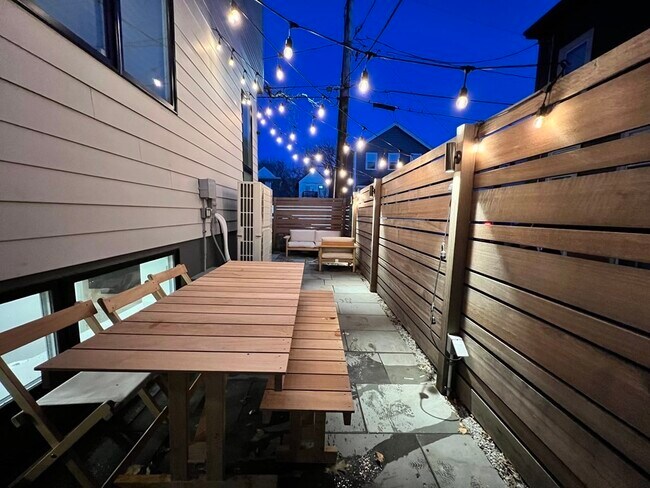 Building Photo - 55 Union St