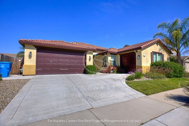 Foto del edificio - Offering a 6 Month Lease | 4 Bedroom 3 Bathroom Plumas Lake Beauty!