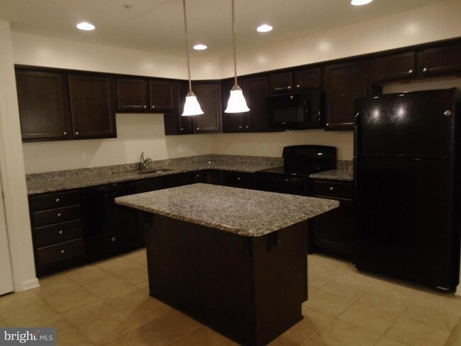 Building Photo - 6515 Dundee Dr