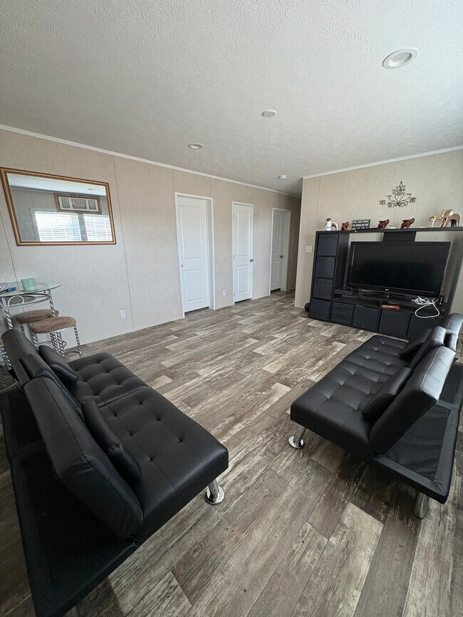 Foto del edificio - 8236 Camden Rd