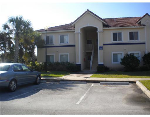 Primary Photo - 1049 Golden Lakes Blvd