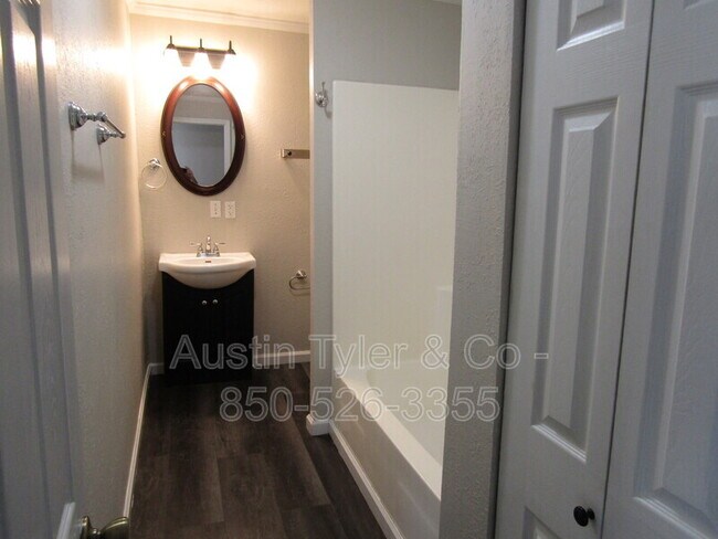 Foto del edificio - 4266 Kelson Ave