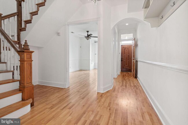 Building Photo - 443 12th St NE