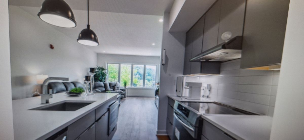 Foto del edificio - 411 Fairpoint St