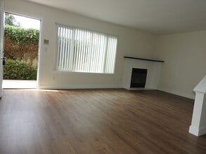 Building Photo - 4845 Santa Cruz Ave