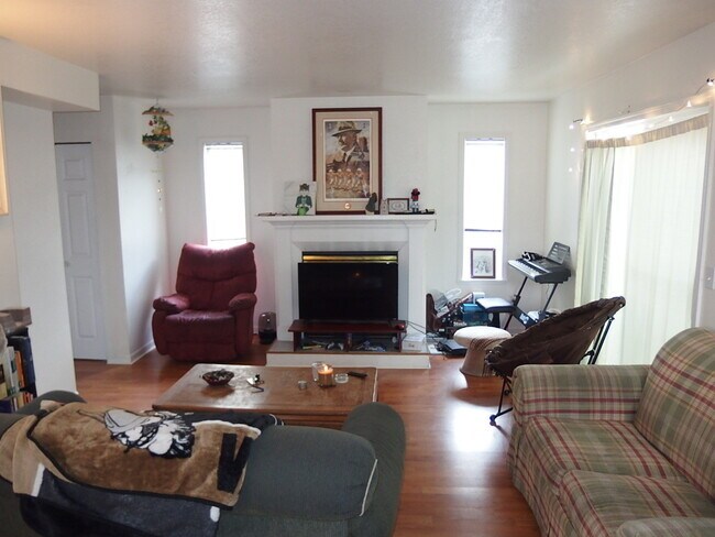 Foto del edificio - 562 Deer Meadow Ct