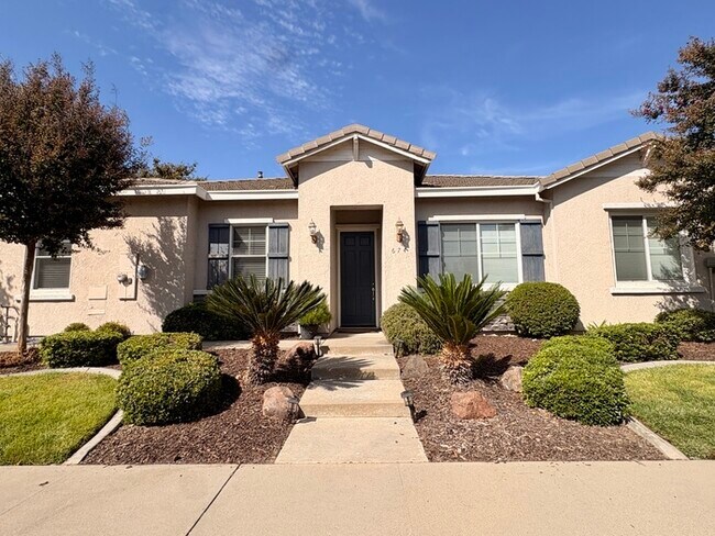 Foto del edificio - Beautiful 3 Bedroom, 2 Bathroom Home Walking Distance To The Fountains / Galleria!