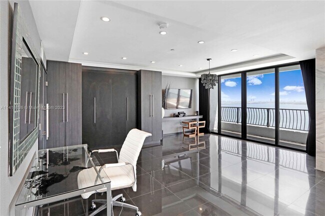 Foto del edificio - 555 NE 15th St