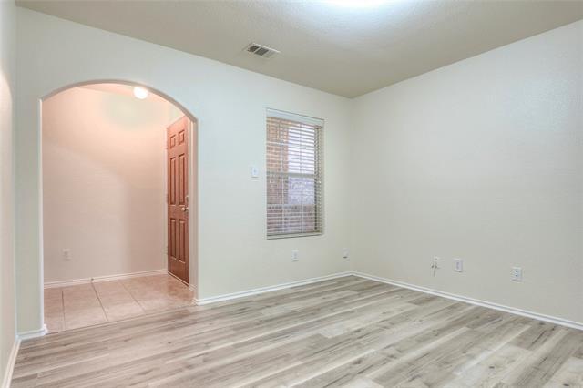 Foto del edificio - 9948 Fleetwood Dr