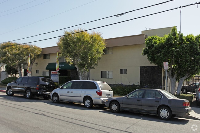 Foto del edificio - 14000 Cordary Ave.