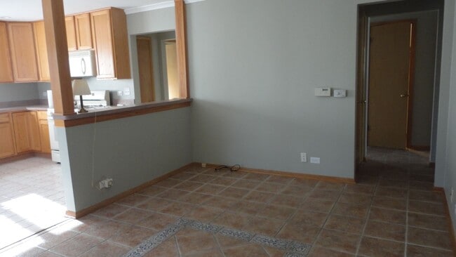 Building Photo - 4230 Highland Ave