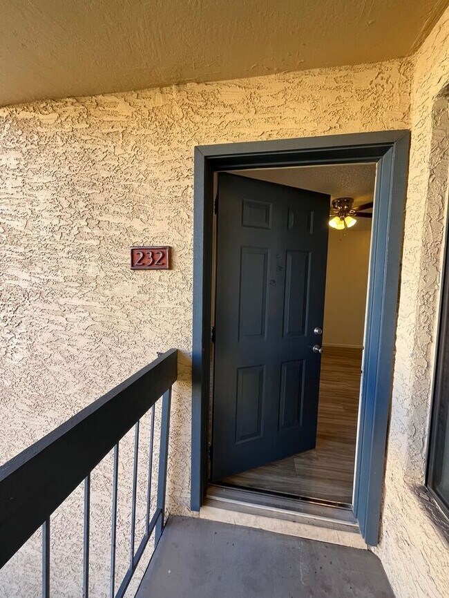 Building Photo - Welcome Home to El Diablo Apartments – 1 Bedroom in the Heart of Tempe!