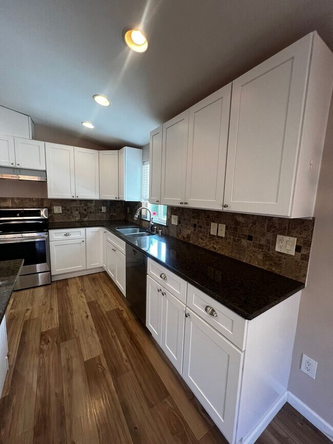 Foto del edificio - Beautiful 4BD in Birch Bay Village!
