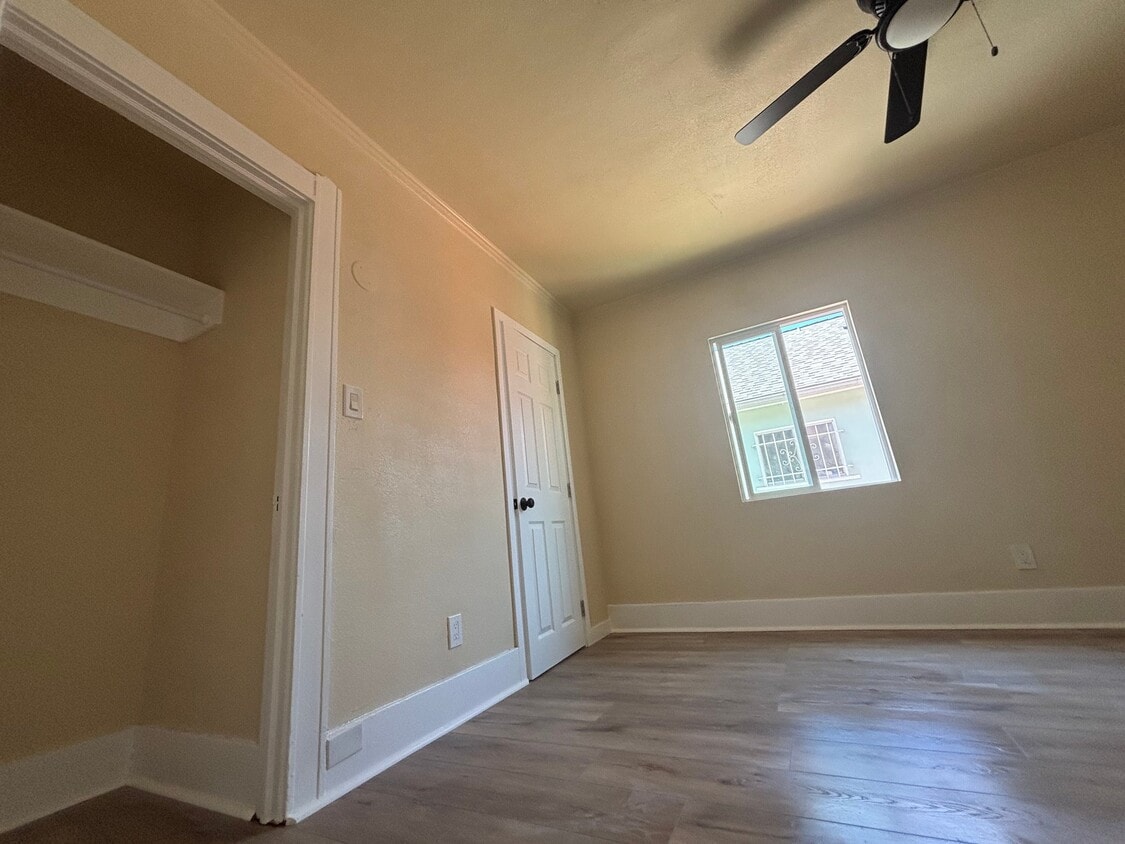 Photo - 5306 Cimarron St (Los Angeles, CA)