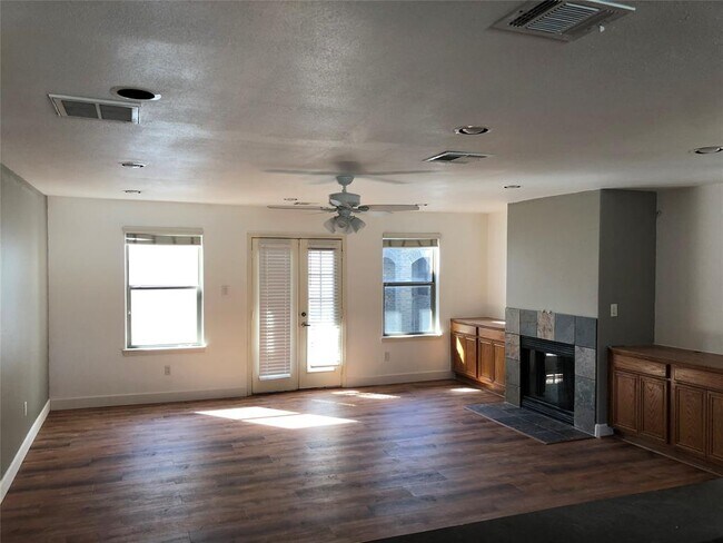 Foto del edificio - 3710 Sherwood Ln