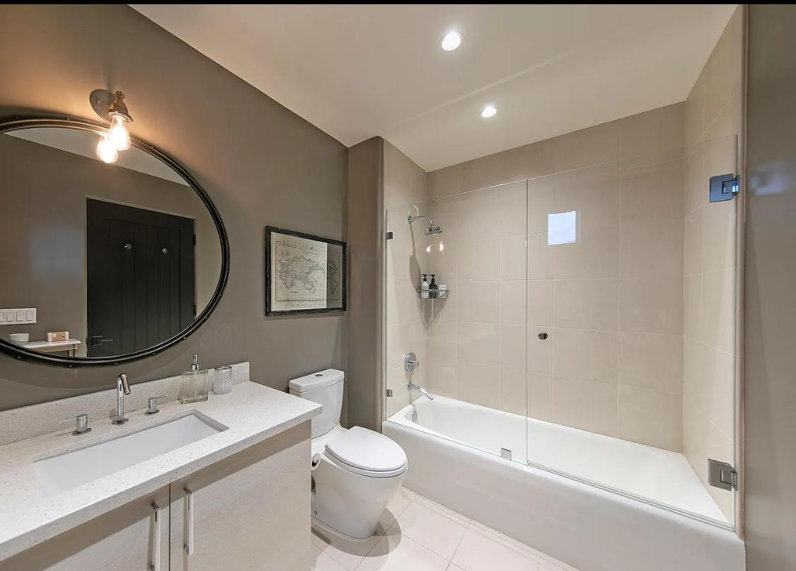 Foto principal - "Charming 1-Bed Retreat with Hardwood Eleg...