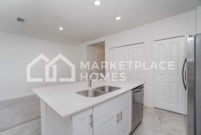 Foto del edificio - 7157 Greenwood Park Cir