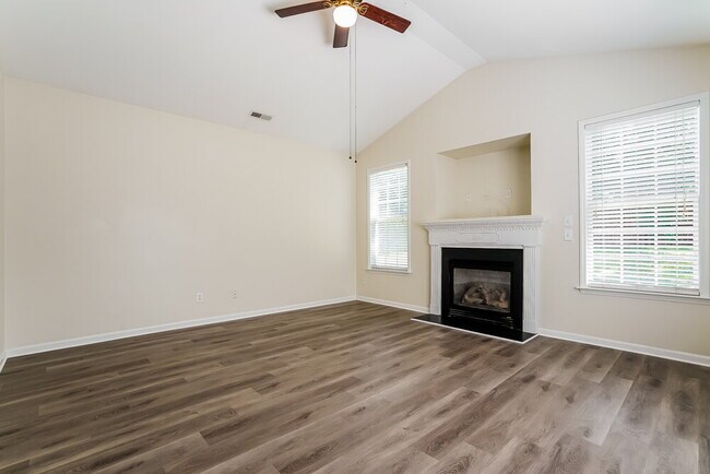 Building Photo - 512 Texanna Way