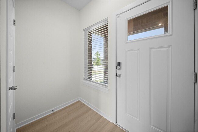 Foto del edificio - 3844 Pinecrest St