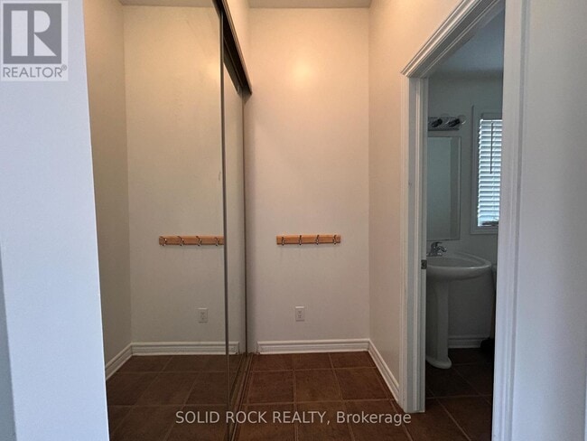 Building Photo - 354 Forestbrook St