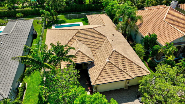 Building Photo - 8349 Butler Greenwood Dr