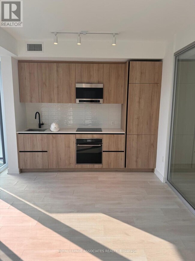 Building Photo - 127 Broadway Ave