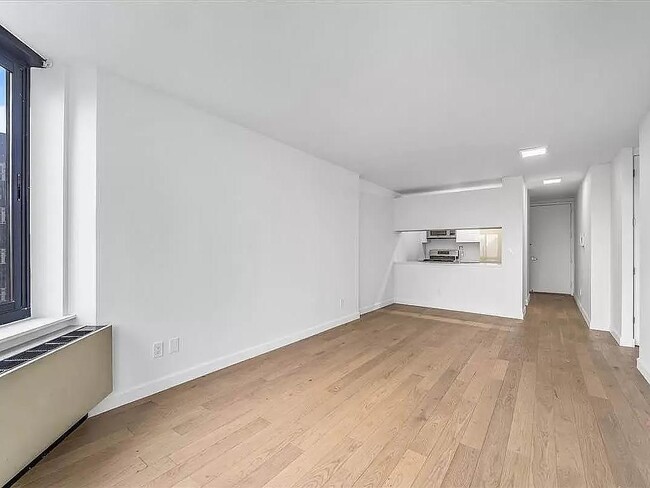 Building Photo - 303 E 60th St