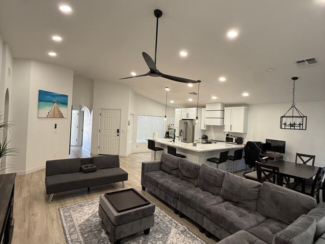 Photo - 8575 N 107th Dr House