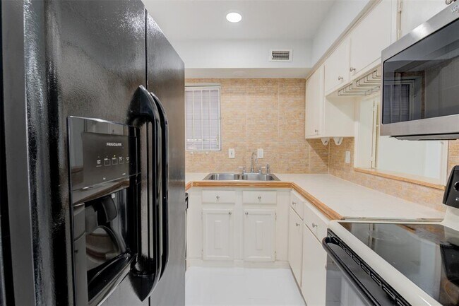 Foto del edificio - 7900 Westheimer Rd