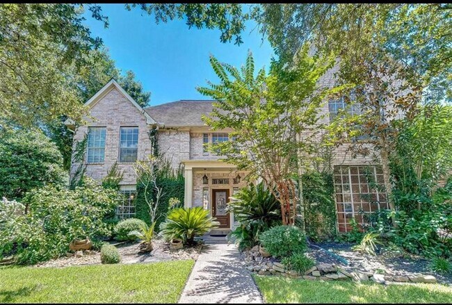 Foto del edificio - 19507 Laurel Park Ln