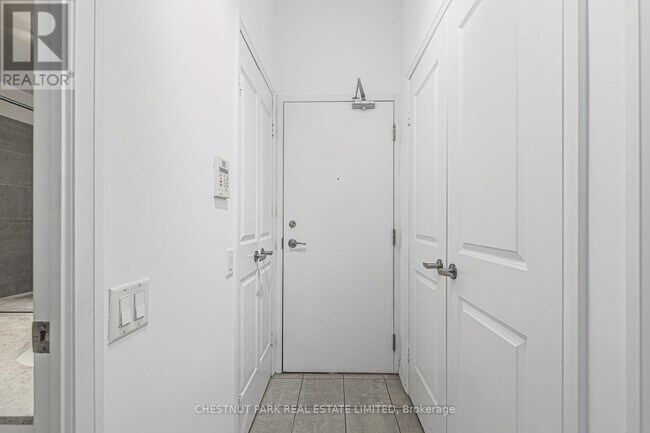 Photo du bâtiment - 1121 Bay St.