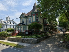 Building Photo - 118 Locust St