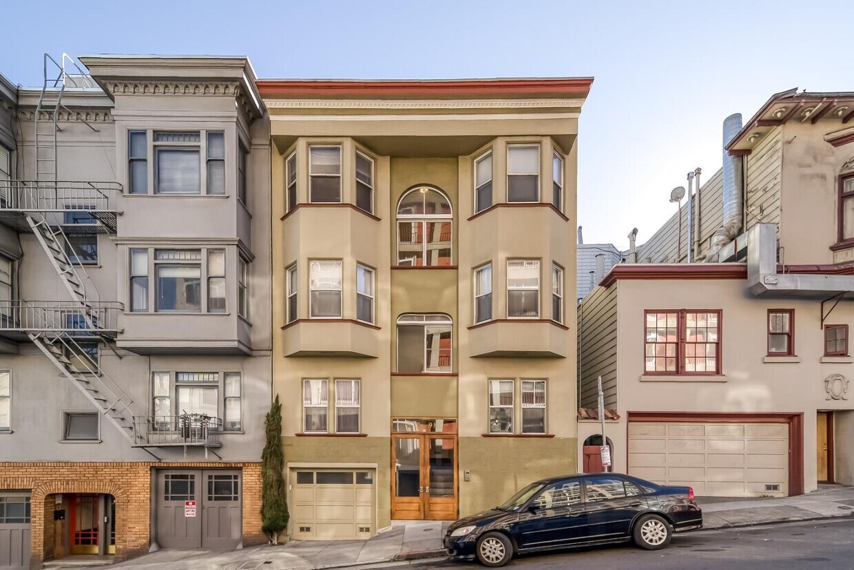 Primary Photo - 977 Pacific Ave